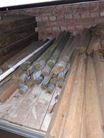 Houten piketten, Ophalen