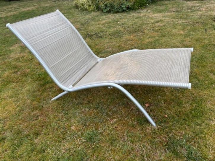 Verstelbare lounge chair, Pierantonio Bonacina, Bikini, Tuin en Terras, Ligbedden, Zo goed als nieuw, Aluminium, Verstelbaar, Ophalen of Verzenden