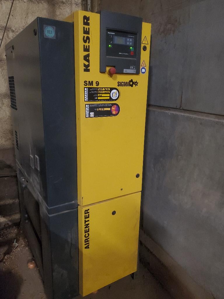 Schroefcompressor - KAESER SM 9, Zakelijke goederen, Machines en Bouw | Pompen en Compressoren, Ophalen