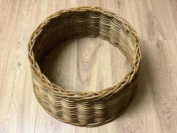 Rieten/Rotan kerstboommand  beschikbaar voor biedingen