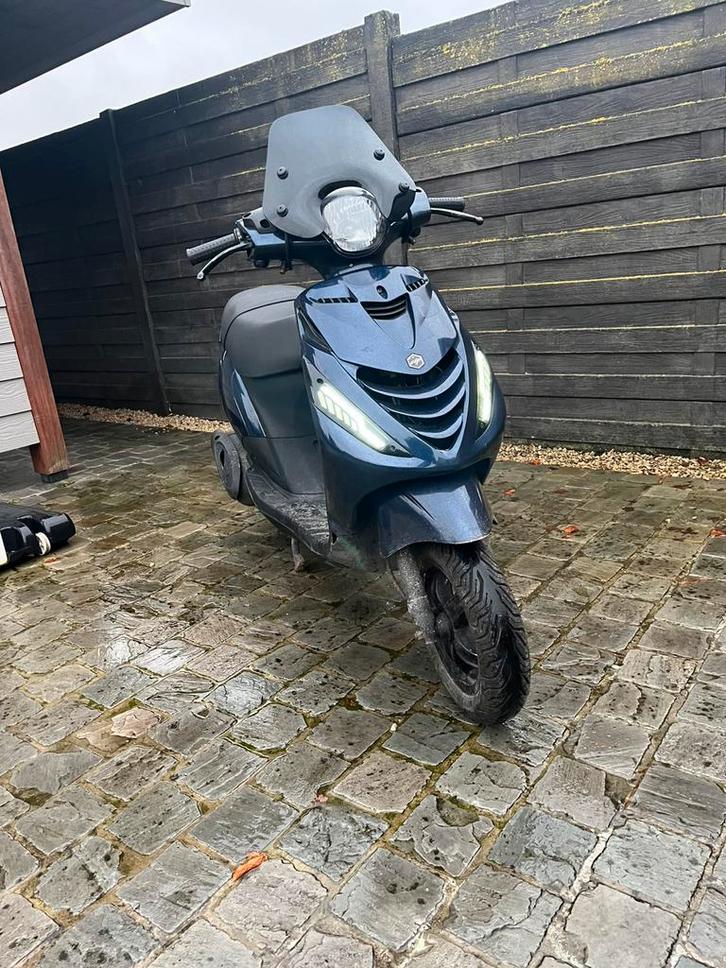 Piaggio zip 50cc 4t B-klasse, Fietsen en Brommers, Scooters | Piaggio, Zo goed als nieuw, Zip, Ophalen