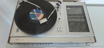 Phillips 802 radio grammofoon versterker beschikbaar voor biedingen