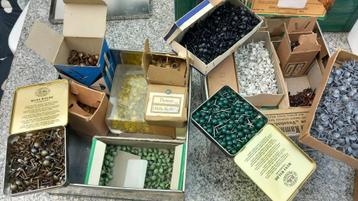 Bolle gekleurde siernagels voor meubelbekleding beschikbaar voor biedingen