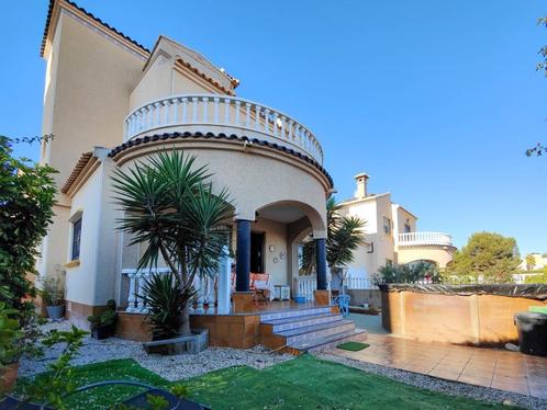 Vrijstaande villa te koop met garage in Villamartin, Immo, Buitenland, Spanje, Woonhuis, Overige