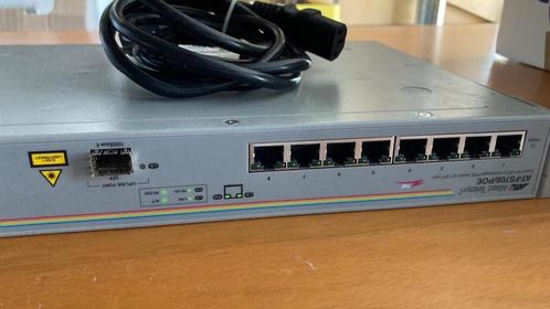 Poe switcher, legplank en stopcontacten voor 19" rack, Computers en Software, Netwerk switches, Gebruikt, Ophalen