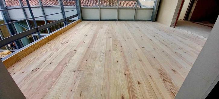 150m2 Grenen vloerdelen, rondom messing en groef 195mm breed, Tuin en Terras, Bloempotten, Nieuw, Overige materialen, Overige vormen