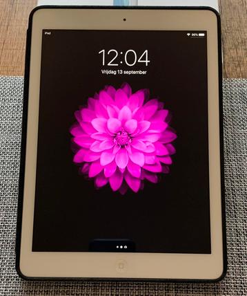 Apple iPad Air - 16GB - WIFI - Argent + étui Apple