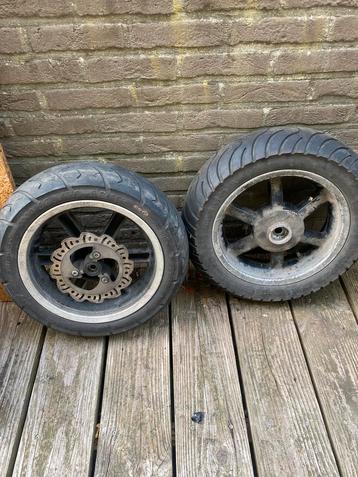 Mbk Rocket velgen beschikbaar voor biedingen