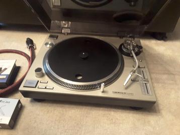 Reloop 7000 mk2 zilveren vinyl draaitafel als nieuw. beschikbaar voor biedingen