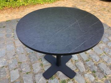 *Prachtige nieuwe stevige keukentafel in marmerlook  beschikbaar voor biedingen