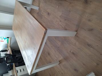 Eettafel merk Xooon beschikbaar voor biedingen