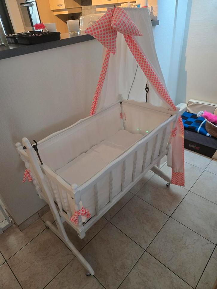 Als splinternieuwe Baby Wieg Met hemel strik en matras, Kinderen en Baby's, Babywiegjes en Ledikanten, Wieg, Ophalen of Verzenden