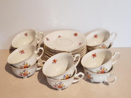 Koenigszelt antiek vintage 10 kopjes en 12 ondertassen, Antiek en Kunst, Antiek | Servies los, Ophalen