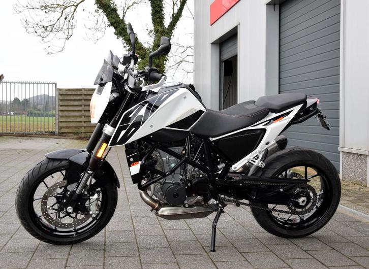 KTM 690 Duke, Motoren, Motoren | KTM, Bedrijf, Naked bike, meer dan 35 kW, 1 cilinder, Motorrijbewijs A, ABS, Sportuitlaat, Traction Control