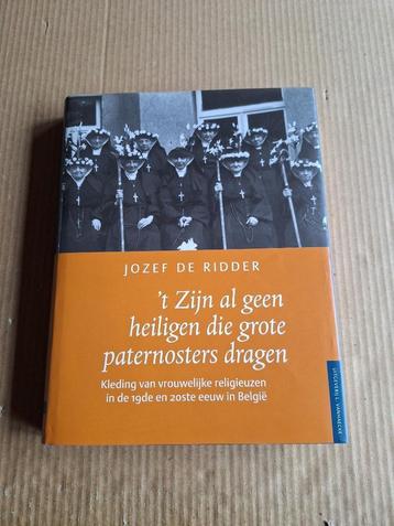 Boek 't zijn al geen heiligen die grote paternosters dragen beschikbaar voor biedingen