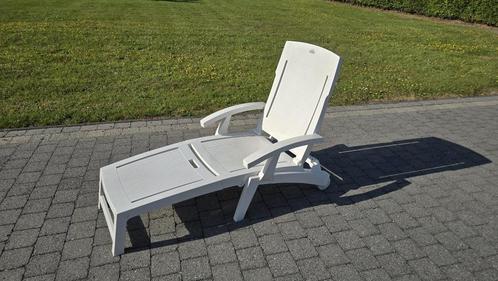 Ligzetel kunststof, wit, merk Aquarius - prima staat, Tuin en Terras, Ligbedden, Zo goed als nieuw, Kunststof, Inklapbaar, Verstelbaar