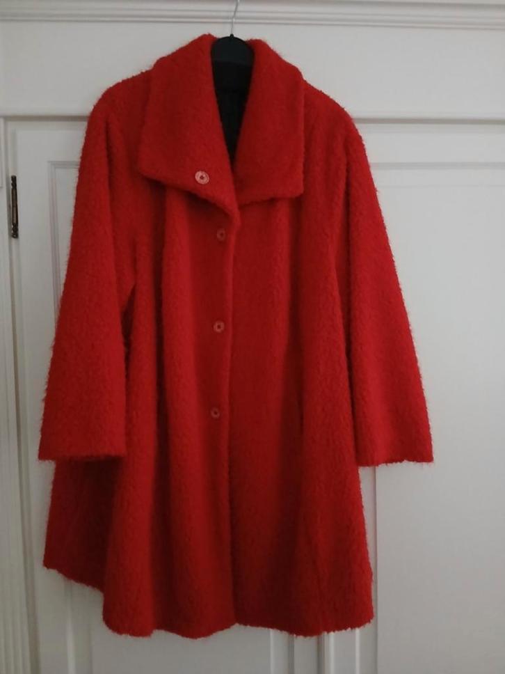 Nieuwe rode mantel VERPASS MT58 oksel-oksel 80cm, Kleding | Dames, Grote Maten, Nieuw, Ophalen of Verzenden