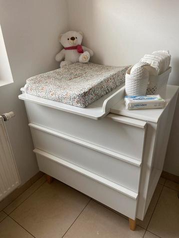 Commode met luierverlenger (Dreambaby) beschikbaar voor biedingen