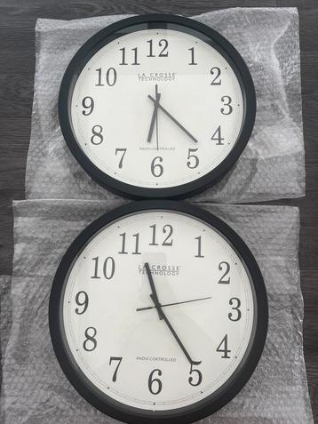 Wandklok beschikbaar voor biedingen