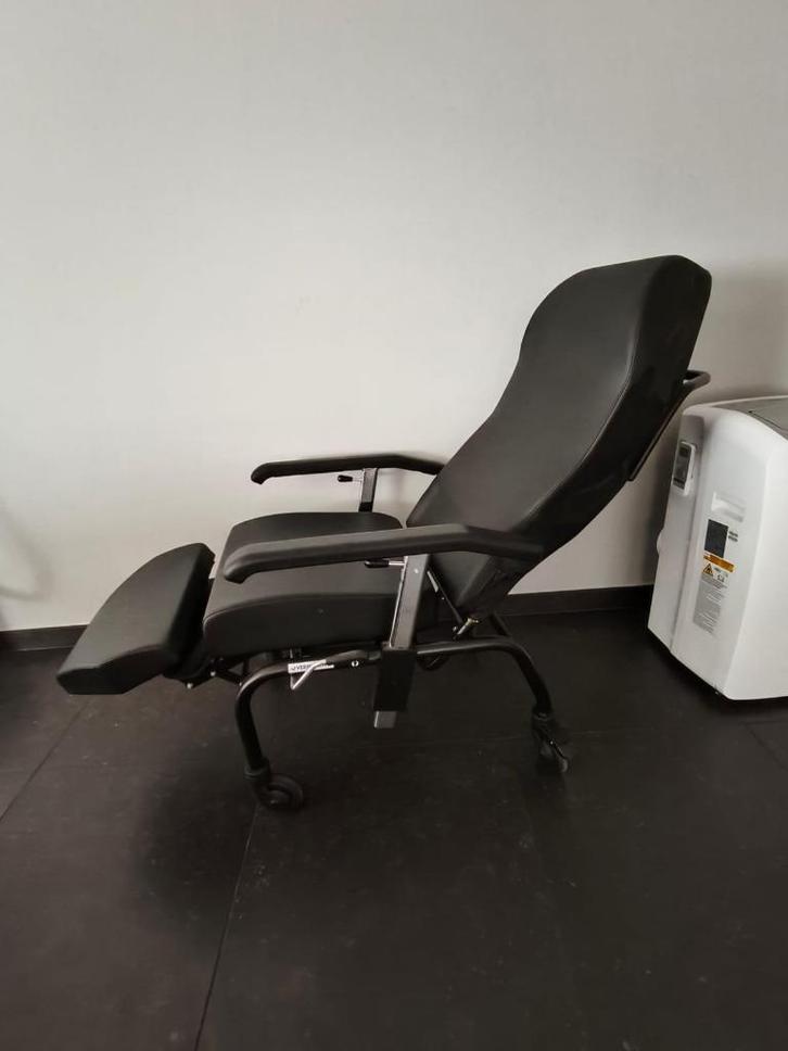 Ouderen/verzorgingsstoel Vermeiren, Diversen, Rolstoelen, Zo goed als nieuw, Duwrolstoel, Ophalen