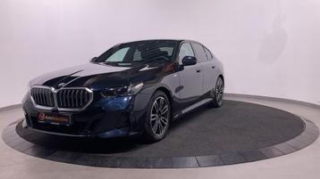 BMW 520 520i M Pakket/Navi/Camera/Verw.Led.Zet beschikbaar voor biedingen