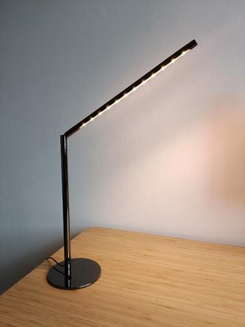 Metalen bureaulamp beschikbaar voor biedingen