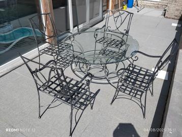 Table ronde vitrée 130 cm diamètre+ 4 chaises fer forgé  beschikbaar voor biedingen