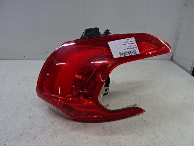 ACHTERLICHT RECHTS Peugeot 2008 (CU) (9678074380), Auto-onderdelen, Verlichting, Peugeot, Gebruikt