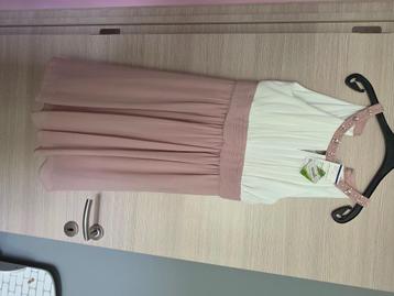 Feestjurk beschikbaar voor biedingen