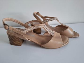 Sandalen dames beschikbaar voor biedingen