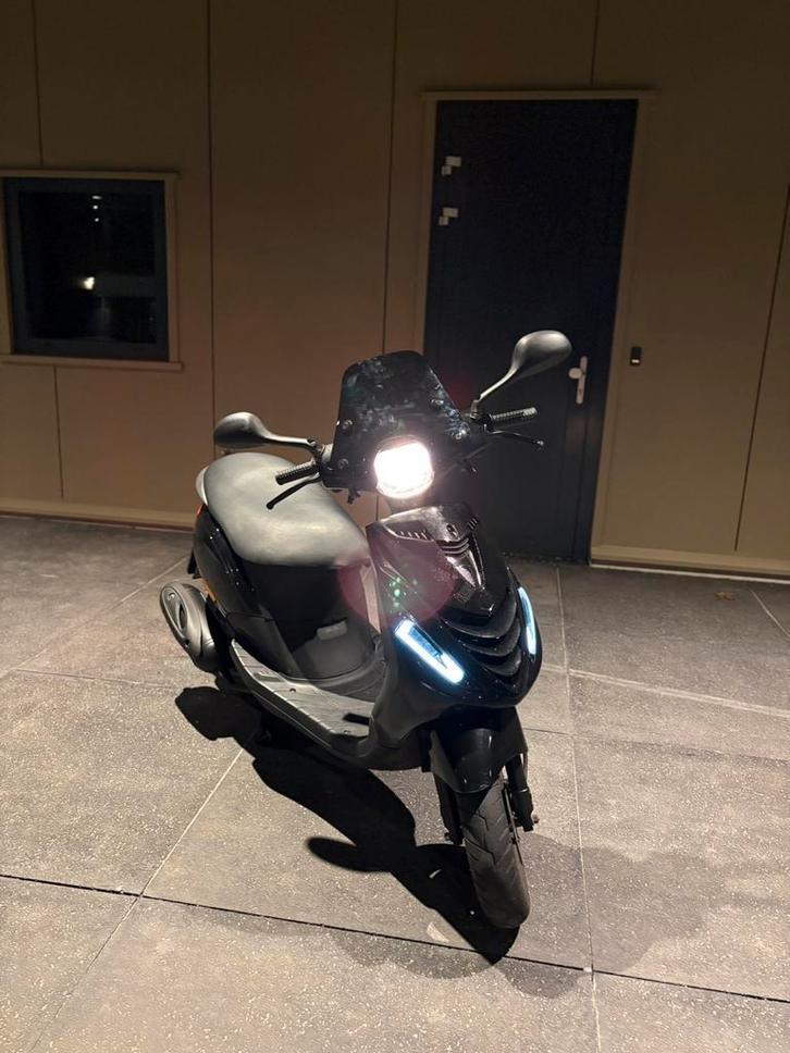 Piaggio zip 50cc 4 takt, Vélos & Vélomoteurs, Scooters | Piaggio, Comme neuf, Zip, Classe A (25 km/h), Essence, Enlèvement ou Envoi