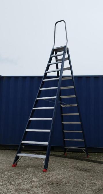 Alu Trapladders Dubbele 3/12 tr, Altrex Petry Solide Wurth beschikbaar voor biedingen