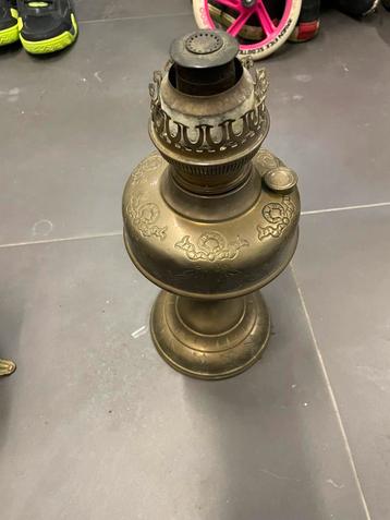 Lampe à pétrole  beschikbaar voor biedingen