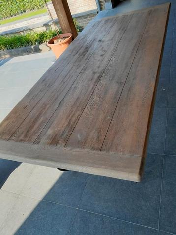 Zware Eiken tafel met gesmeed onderstel beschikbaar voor biedingen