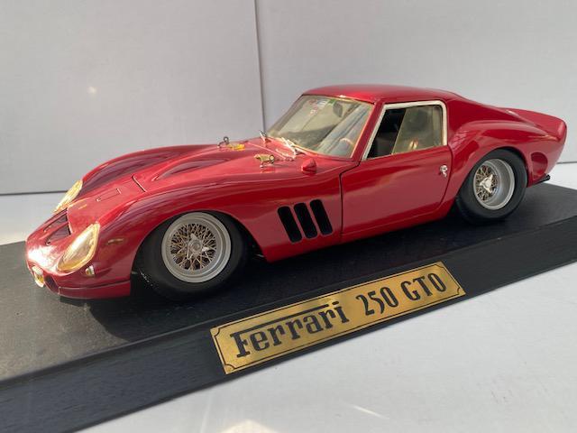 Revell 1:12 Ferrari 250 GTO, Hobby en Vrije tijd, Modelauto's | 1:5 tot 1:12, Zo goed als nieuw, Ophalen of Verzenden