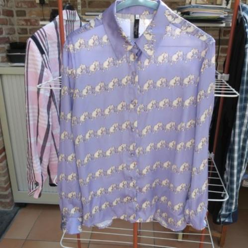 Blouse paars glans print olifantjes Blue Bay mt 40, Kleding | Dames, Blouses en Tunieken, Zo goed als nieuw, Maat 38/40 (M), Paars