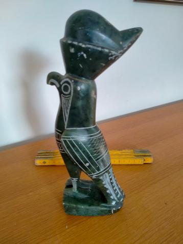 Beeldje Egyptische god Horus beschikbaar voor biedingen