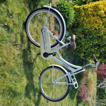 Meisjesfiets- type omafiets - 24 inch beschikbaar voor biedingen