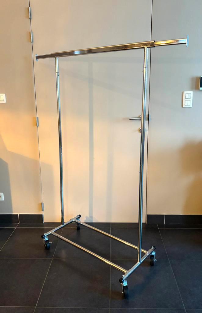 Stevig kledingrek op wielen - nieuwstaat, Kleding | Dames, Kledingrekken, Ophalen