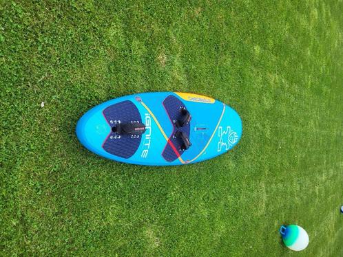 Starboard Ignite 93L 2020, Watersport en Boten, Windsurfen, Zo goed als nieuw, Plank, Minder dan 250 cm, Met vin(nen), Ophalen