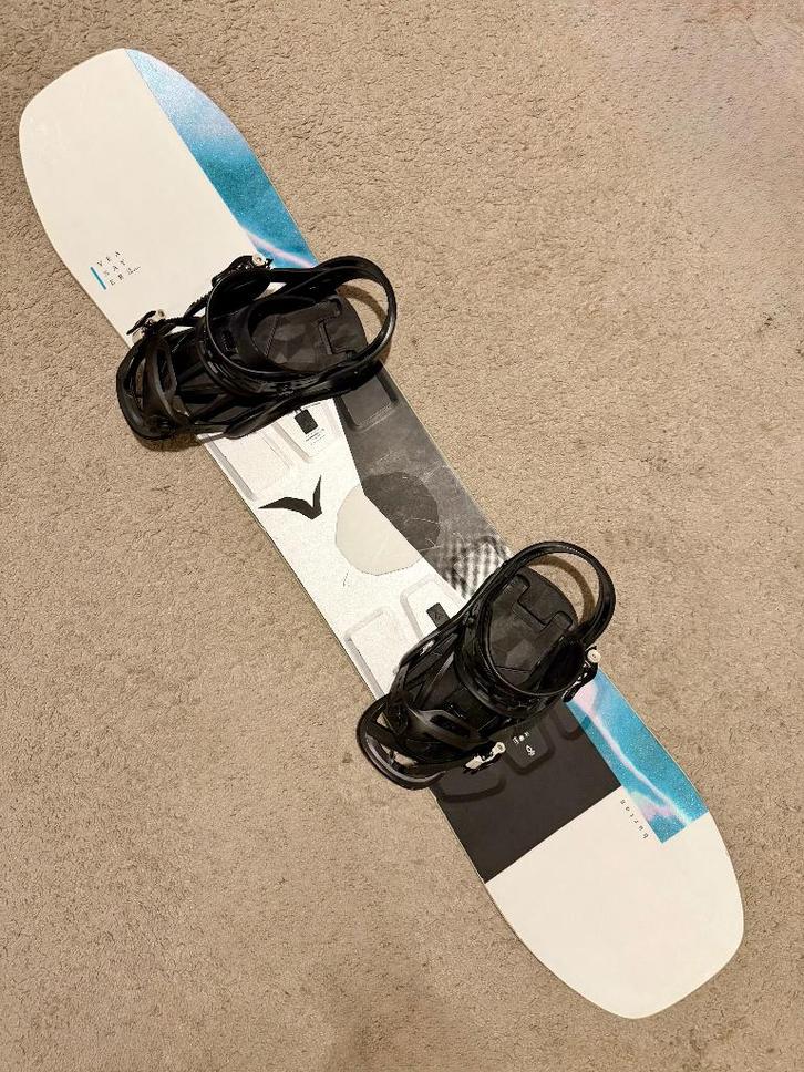 Burton Yeasayer Smalls 125 snowboard voor kids met bindingen, Sport en Fitness, Snowboarden, Gebruikt, Board, Ophalen