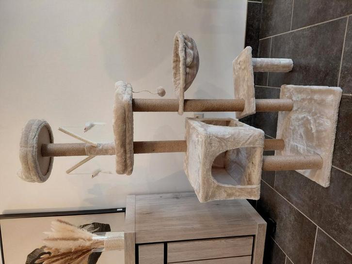 Arbre a chat 145 cm neuf, Dieren en Toebehoren, Krabmeubelen, Nieuw, Krabpaal, Ophalen of Verzenden