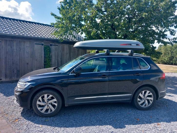 Dakkoffer Thule en originele dakdragers VW Tiguan, Autos : Divers, Coffres de toit, Comme neuf, Enlèvement