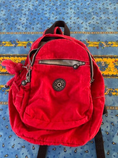 Kipling rode rugzak met klein aapje, Handtassen en Accessoires, Tassen | Rugtassen, Gebruikt, Kipling, 25 tot 40 cm, 30 tot 45 cm