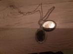 Medaillon, Handtassen en Accessoires, Antieke sieraden, Ophalen of Verzenden, Zilver, Overige typen