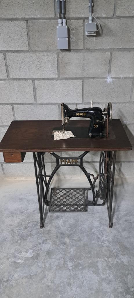 Antieke naaimachine Pfaff 30, Antiek en Kunst, Antiek | Naaimachines, Ophalen