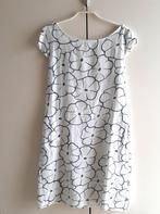 Te koop: Mooie wit, fris jurkje met blauwe bloemen, L., Ophalen, Wit, Maat 42/44 (L), Gedragen