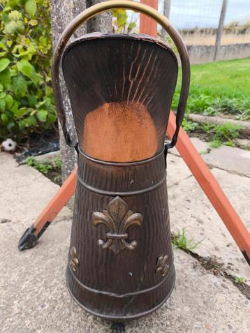 Koperen kolen paraplubak beschikbaar voor biedingen