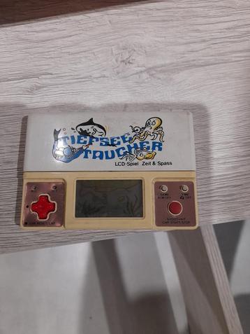 GAME WATCH TIEFSEE TAUCHER disponible aux enchères