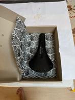 Brooks Cambium C13 Carved All Weather Zwart 145 mm, Fietsen en Brommers, Fietsen | Racefietsen, Ophalen of Verzenden